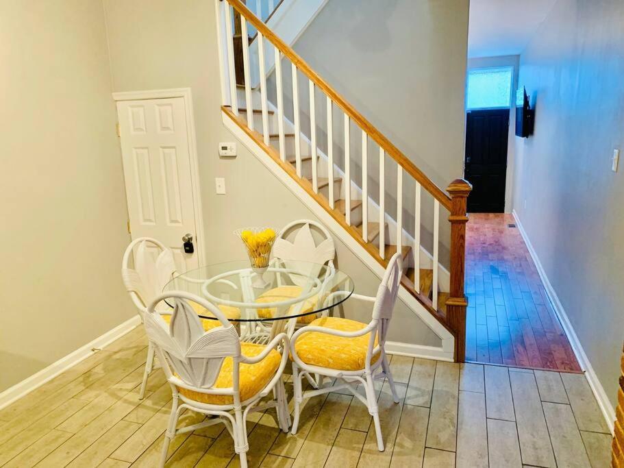 Upscale 2Bd/1.5Ba Townhome Mins To Jhh & Downtown Балтимор Экстерьер фото